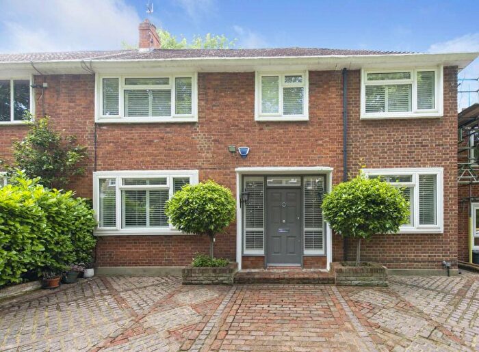 4 Bedroom House To Rent In Hartham Close, London, N7