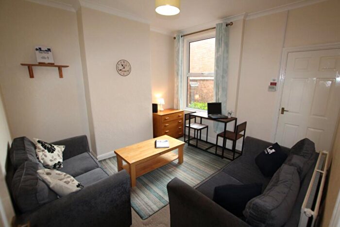 4 Bedroom Terraced House To Rent In St David's Road, Kingsthorpe, NN2