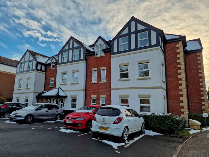 2 Bedroom Flat To Rent In Tudor Way, Sutton Coldfield, B72