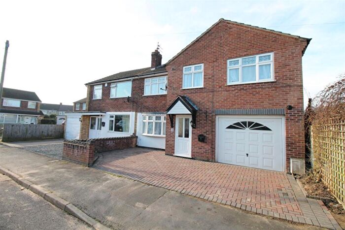 4 Bedroom Semi-Detached House To Rent In Ivanhoe Close, Glenfield, Leicester, LE3