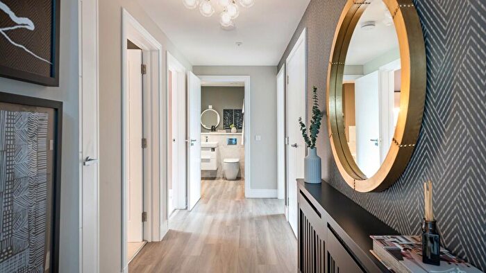 3 Bedroom Apartment For Sale In Turnhouse Road, Edinburgh, EH12