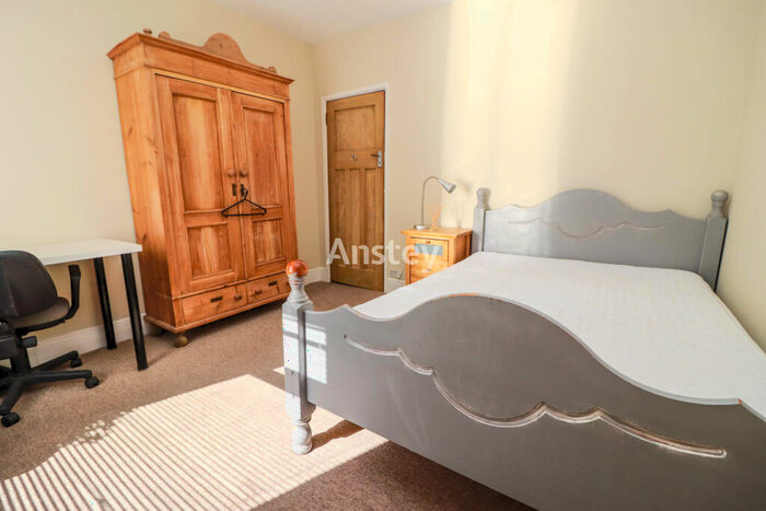 4 Bedroom Terraced House To Rent In Milton Road, Southampton, SO15