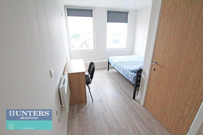 1 Bedroom Flat To Rent In Sunbridge Road, Bradford, West Yorkshire, BD1