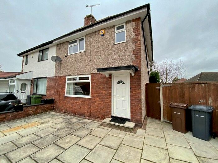 3 Bedroom Semi-Detached House To Rent In Central Avenue, Southport, Merseyside. PR8