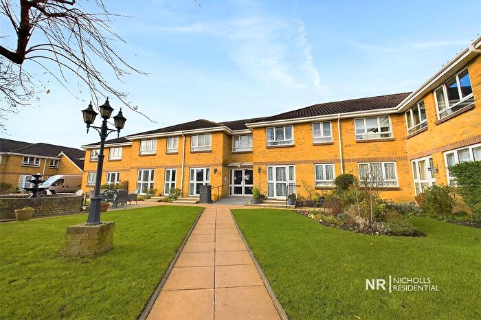1 Bedroom Flat For Sale In Clayton Road, Chessington, Surrey., KT9