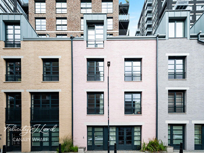 4 Bedroom Town House For Sale In Orchard Place, London, E14