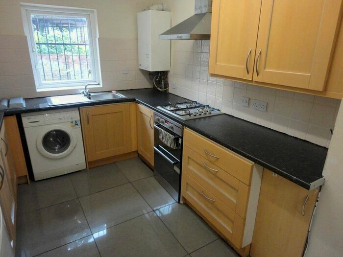 5 Bedroom Semi-Detached House To Rent In Brook Road, Manchester, Greater Manchester, M14