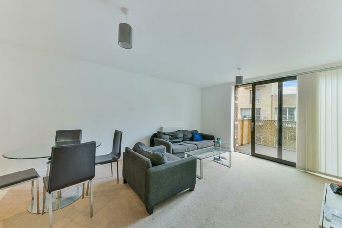 2 Bedroom Flat For Sale In Nelson Walk, St. Andrew's, Bromley-By-Bow, London, E3