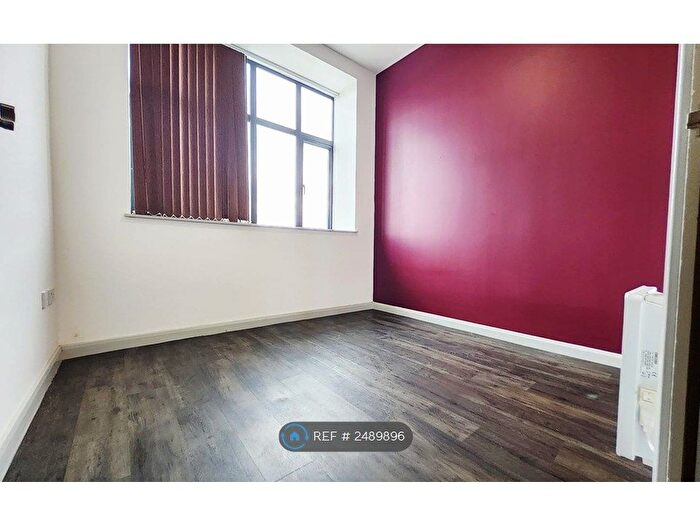 1 Bedroom Flat To Rent In Drake Street, Rochdale, OL16