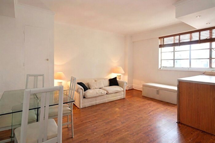 2 Bedroom Flat To Rent In Parkland Gardens, Putney, SW19