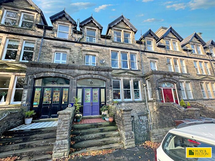 3 Bedroom Maisonette For Sale In St. James Terrace, Buxton, SK17