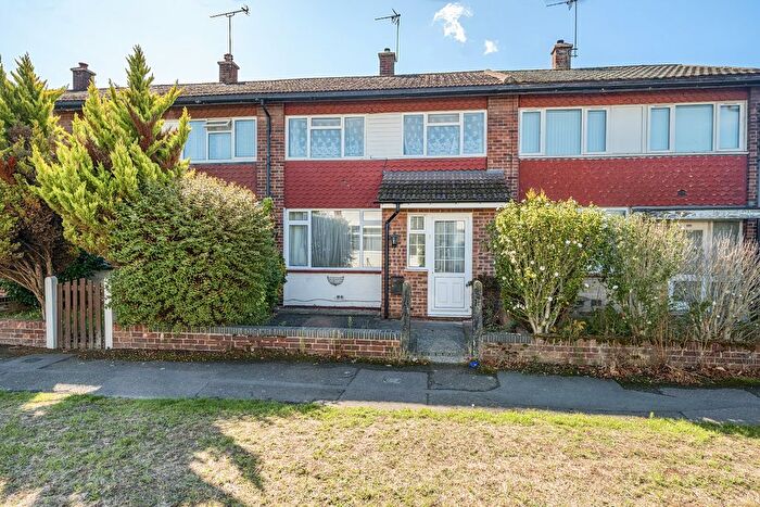 1 Bedroom Maisonette To Rent In Tamar Way, Langley, Slough, SL3