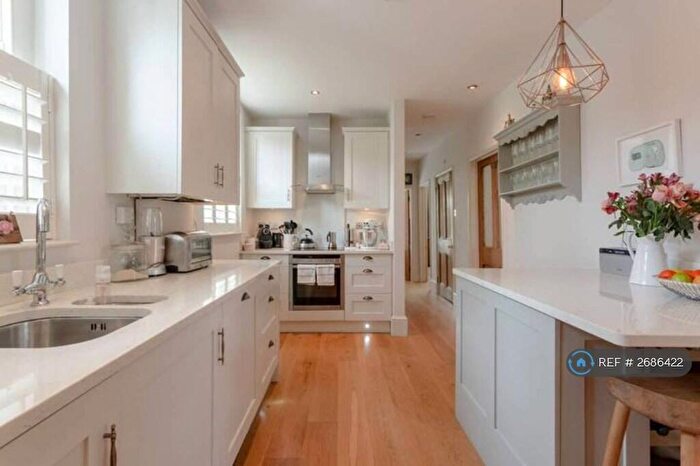 2 Bedroom Flat To Rent In Queens Park, London, NW6