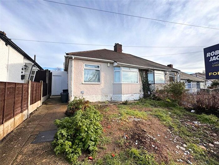 2 Bedroom Bungalow For Sale In Augustine Road, St Pauls Cray, Kent, BR5