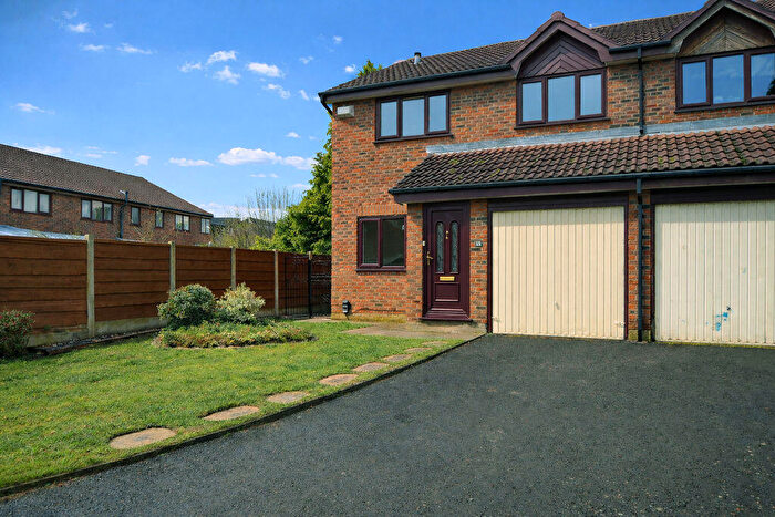 3 Bedroom Semi-Detached House For Sale In Pimmcroft Way, Sale, M33