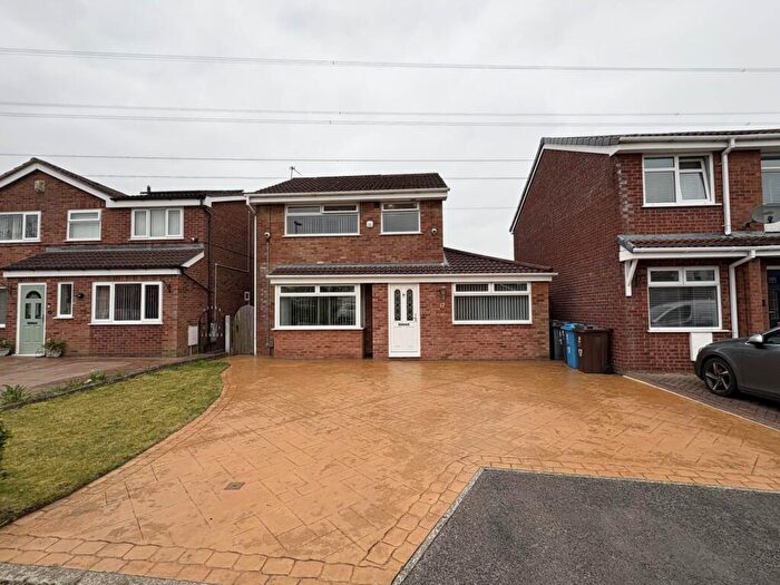 4 Bedroom Detached House For Sale In Cherrywood, Oldham, OL9