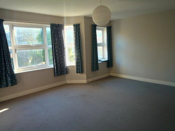 Studio To Rent In Bramber Court, Eaton Gardens, Hove BN3
