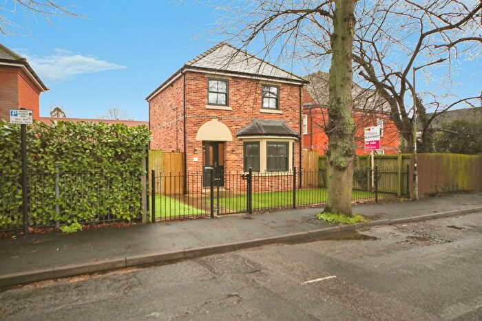 2 Bedroom Detached House For Sale In Grove Road, Bury St. Edmunds, IP33