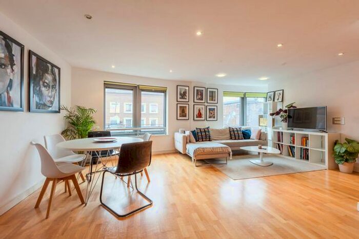 2 Bedroom Flat To Rent In Garden Walk, Shoreditch, London, EC2A