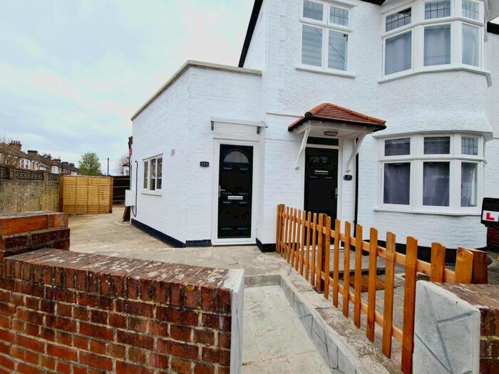 Studio To Rent In Croyland Road, London, N9