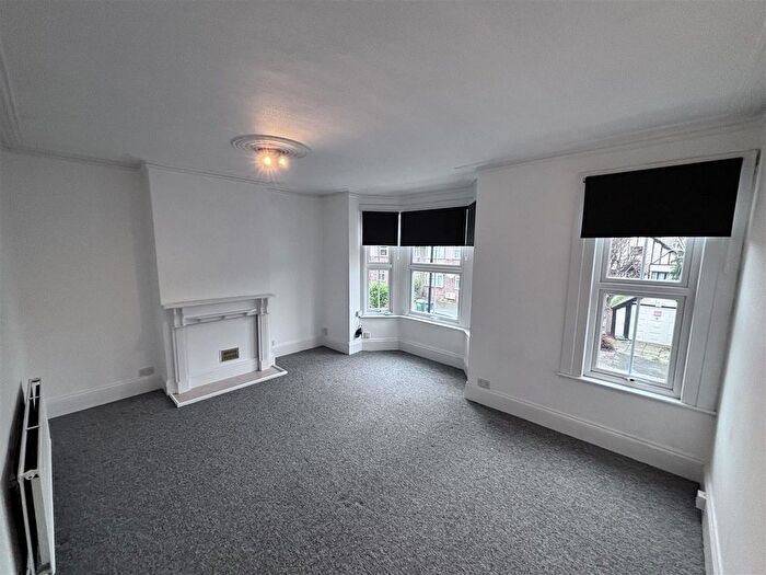 2 Bedroom Maisonette To Rent In Woodland Road, London, E4