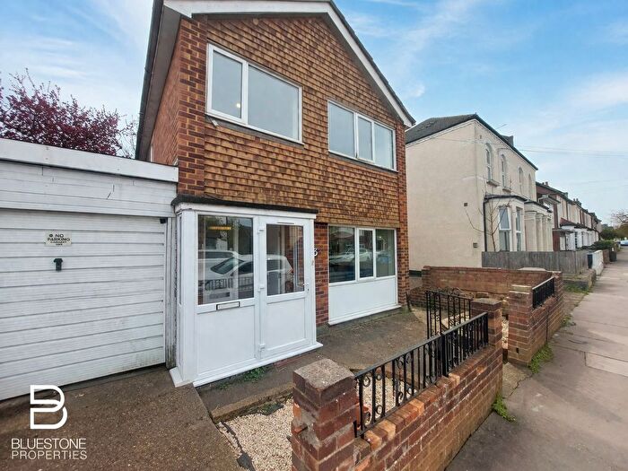 Barn Conversion To Rent In Woodside Road, Woodside, SE25