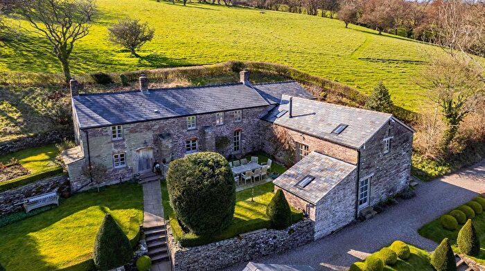 4 Bedroom Farmhouse To Rent In Craswall, Hereford, HR2