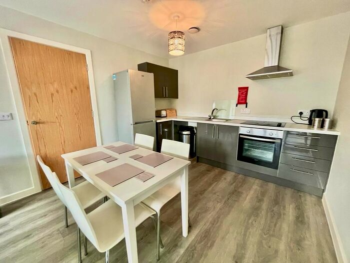 2 Bedroom Flat To Rent In East Point, East Street, Leeds, LS9