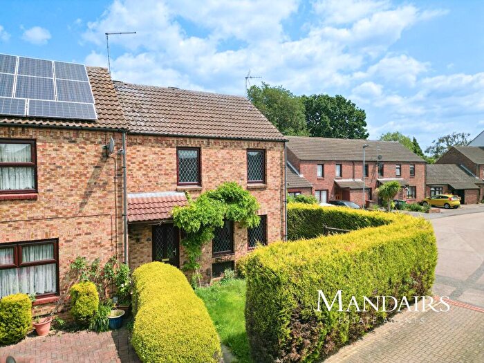 3 Bedroom End Of Terrace House For Sale In Whiston Close, Paston, Peterborough, PE4