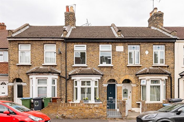 2 Bedroom Property For Sale In Ellingham Road, London, E15