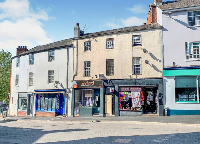 2 Bedroom Flat To Rent In Fore Street, Tiverton, EX16
