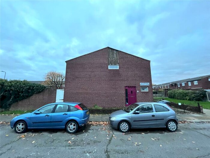 2 Bedroom Maisonette To Rent In Burnt Oak Fields, Edgware, HA8