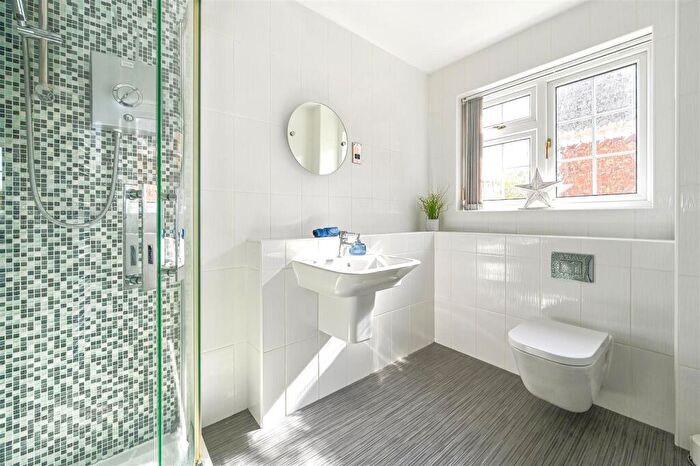 4 Bedroom Detached House For Sale In Swanwick Lane, Swanwick, Southampton, SO31