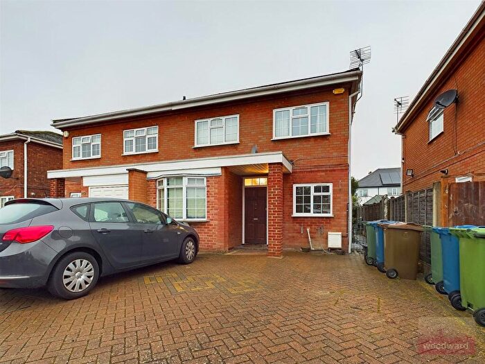 4 Bedroom Semi-Detached House To Rent In Verwood Road, Harrow, HA2