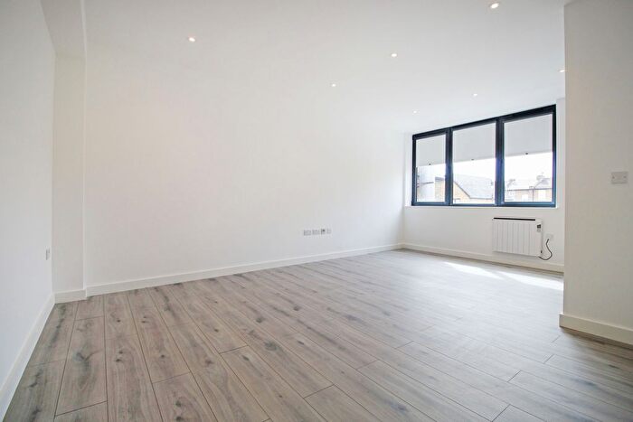 1 Bedroom Flat To Rent In Uxbridge Road, West Ealing, Ealing, London, W13