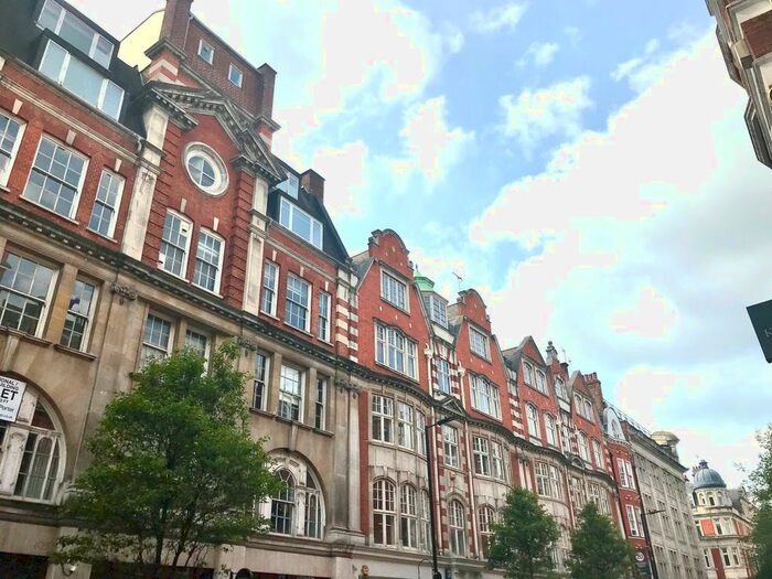 2 Bedroom Flat To Rent In Great Portland Street, London, W1W