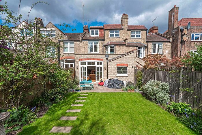 4 Bedroom Terraced House For Sale In Etheldene Avenue, London, N10