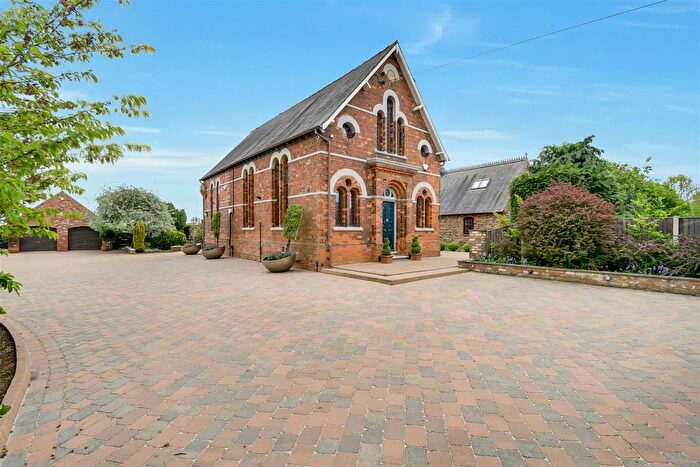 5 Bedroom Detached House For Sale In Normanby Road, Thealby, DN15