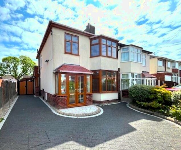 3 Bedroom Semi-Detached House To Rent In Marina Drive, Fulwood, Preston, PR2