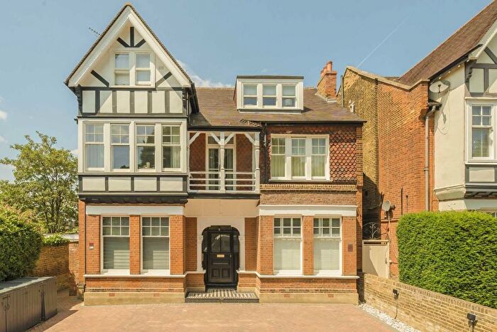 2 Bedroom Flat For Sale In Corfton Road, Ealing, W5