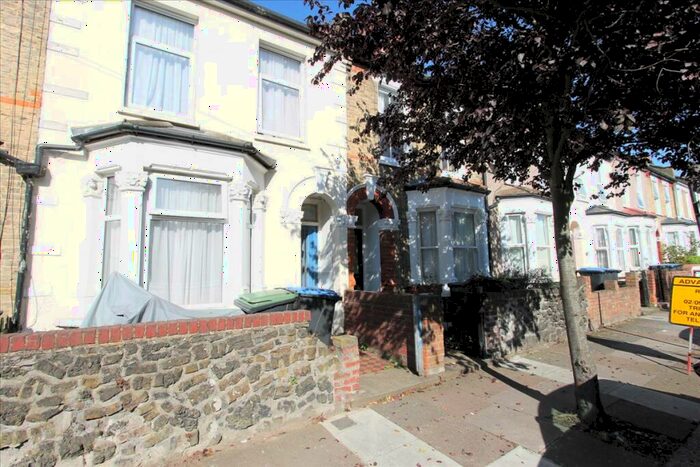 3 Bedroom House To Rent In Hawthorn Road, London, N18