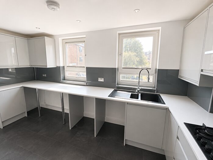 3 Bedroom Terraced House To Rent In Lyneham Walk, London, E5