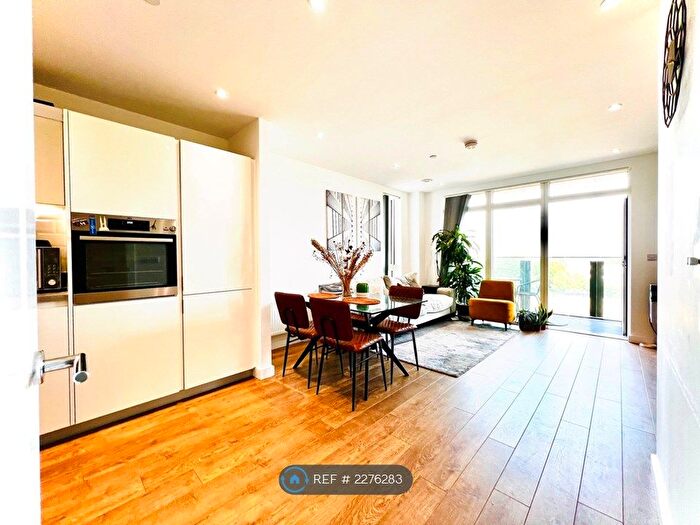 1 Bedroom Flat To Rent In Chorley Court, London, E14