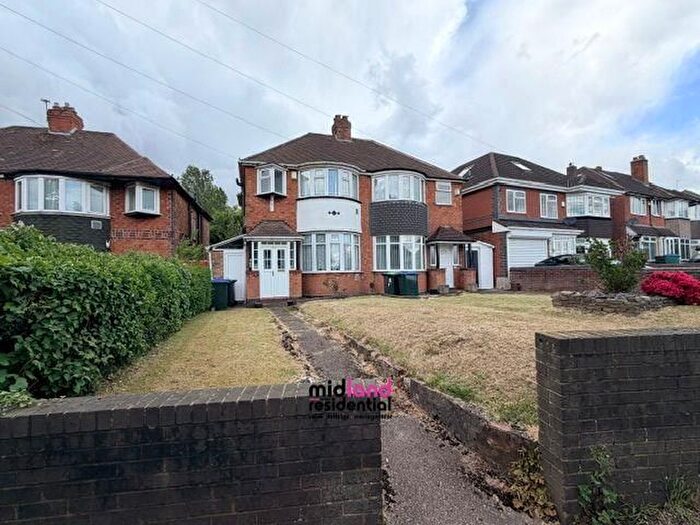 3 Bedroom Semi Detached House For Sale In Old Walsall Road, Birmingham, B42