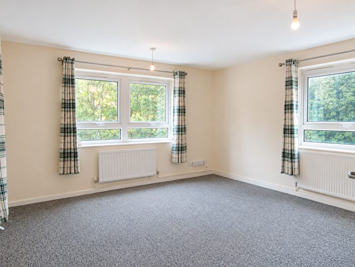 2 Bedroom Flat To Rent In Percy Gardens, Old Isleworth, TW7
