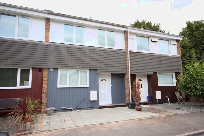 3 Bedroom Terraced House To Rent In Lynton Green Maidenhead Berkshire, SL6