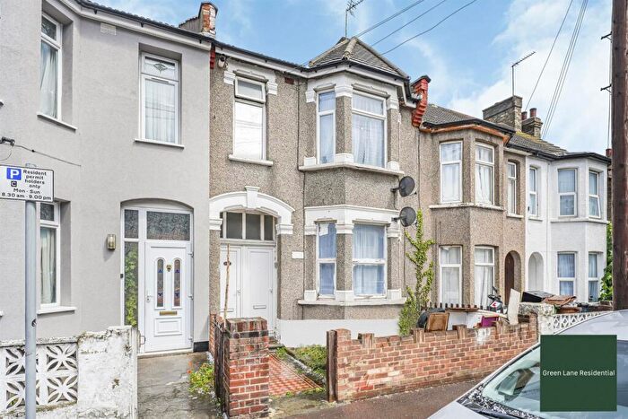 1 Bedroom Flat For Sale In St. Awdrys Road, Barking, IG11
