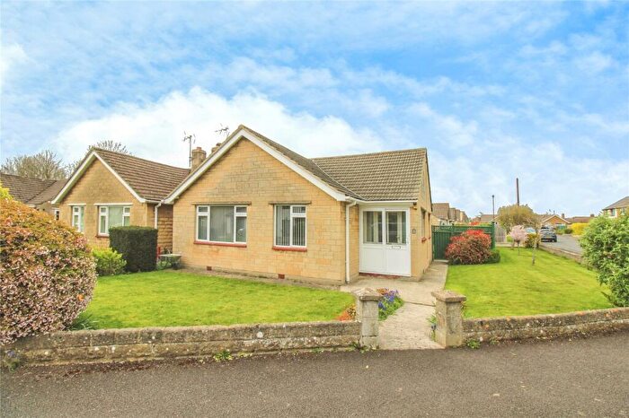 2 Bedroom Bungalow For Sale In Lowmead, Trowbridge, BA14