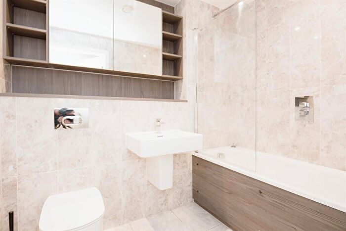 2 Bedroom Apartment To Rent In Elizabeth Tower, Chester Road, Manchester, M15