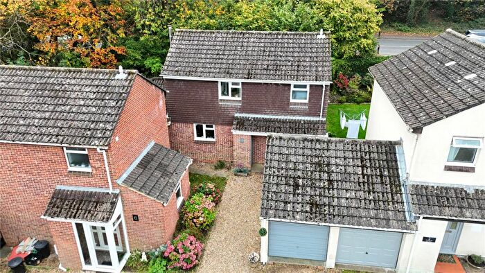 4 Bedroom Detached House For Sale In Harvester Way, Lymington, Hampshire, SO41